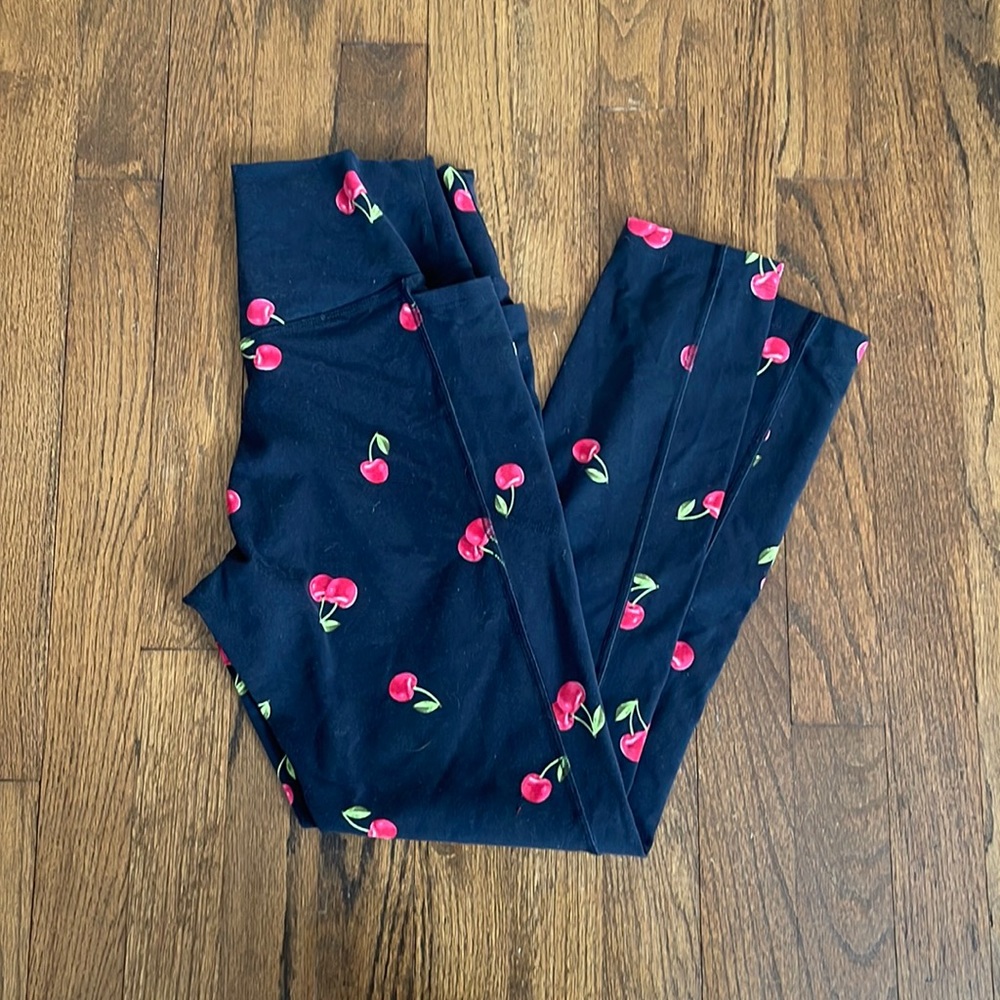 Pink Victoria’s Secret Ultimate leggings